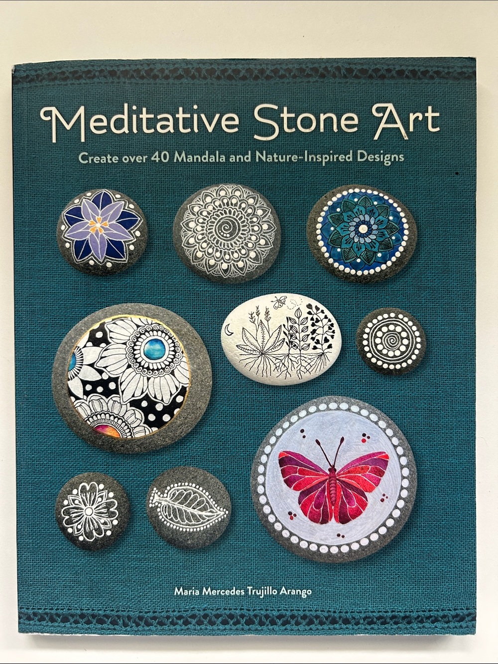 Meditative Stone Art by Maria Mercedes Trujillo Arango Paperback Book